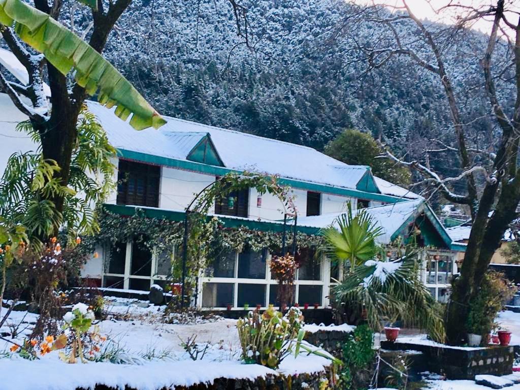 Tatva Bir Tents And Hotel Kangar Bagian luar foto
